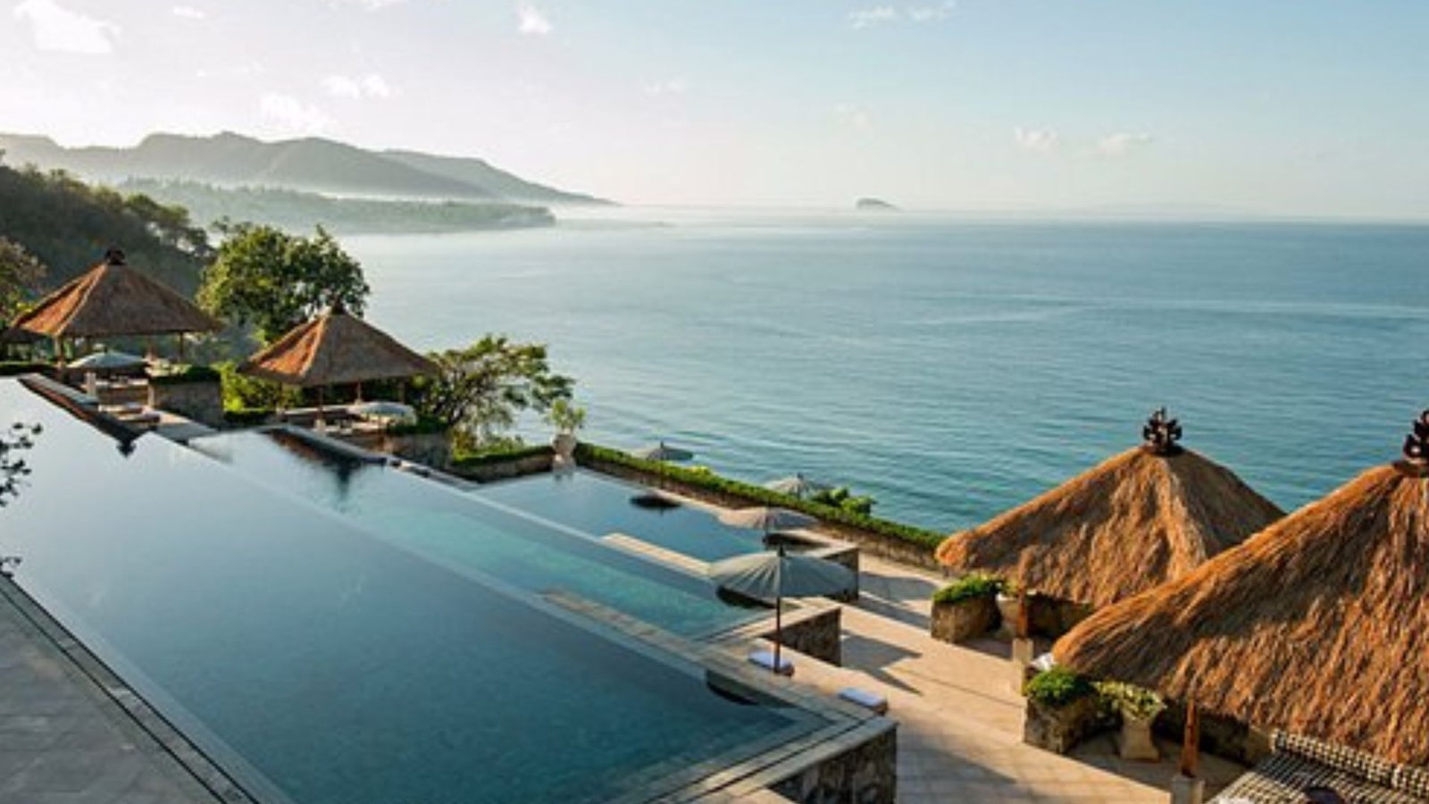 AMANKILA: UNDERSTATED OPULENCE ON A PEACEFUL HILL